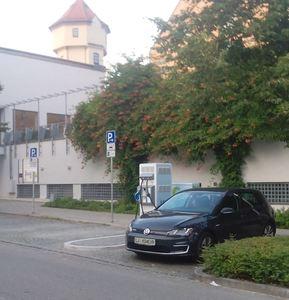 Z električnim vozilom v nemški Legoland