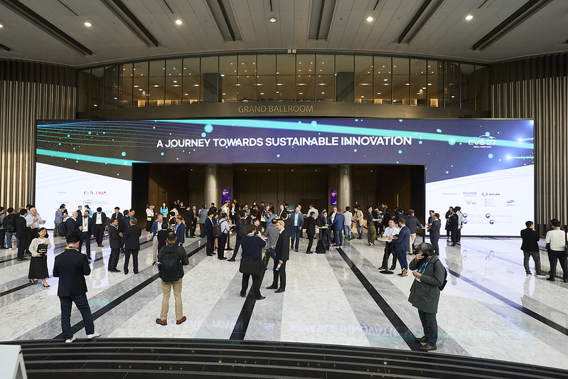 Vhod na Grand Ballroom (vir EVS37.org)