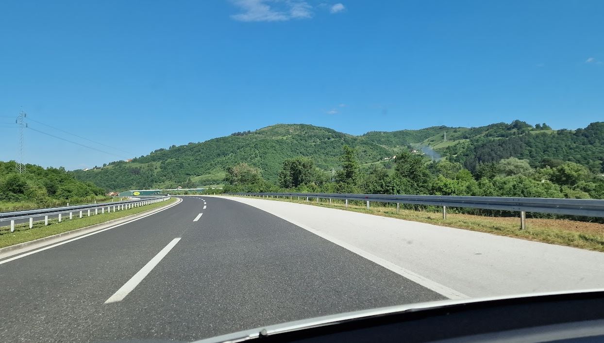 Prazna avtocesta