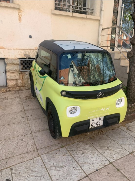 Citroën Ami pred pošto v Ifranu