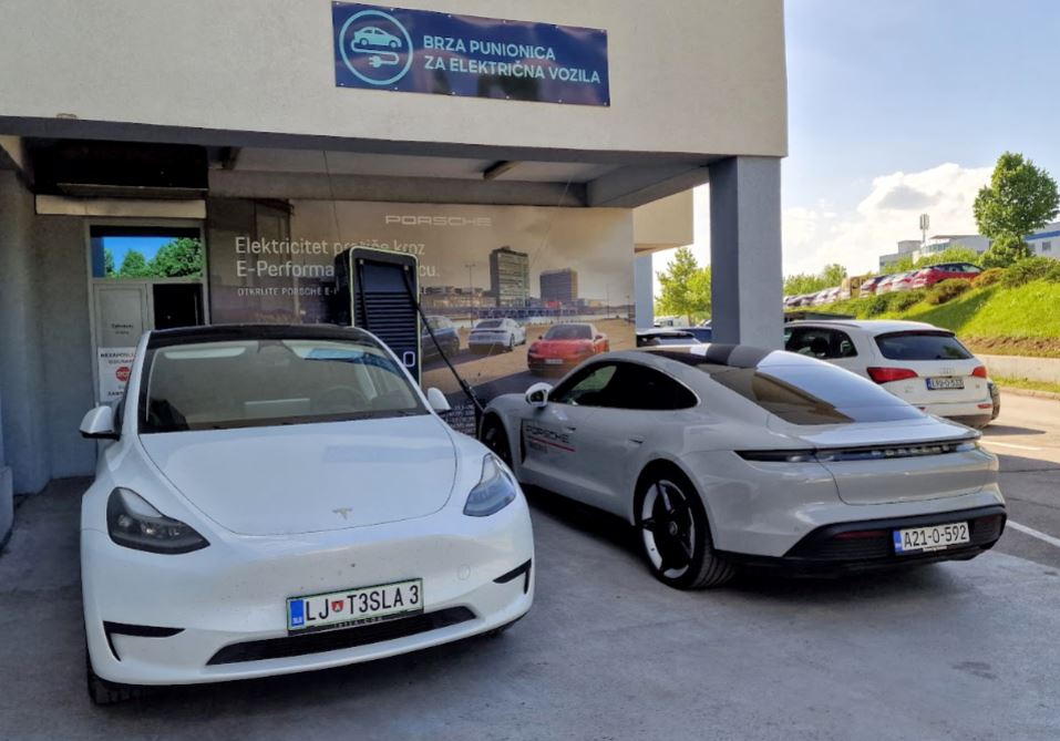 Polnjenje pri Porscheju
