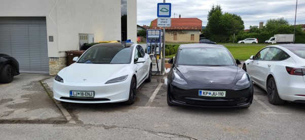 Primerjalni test Tesle Model 3