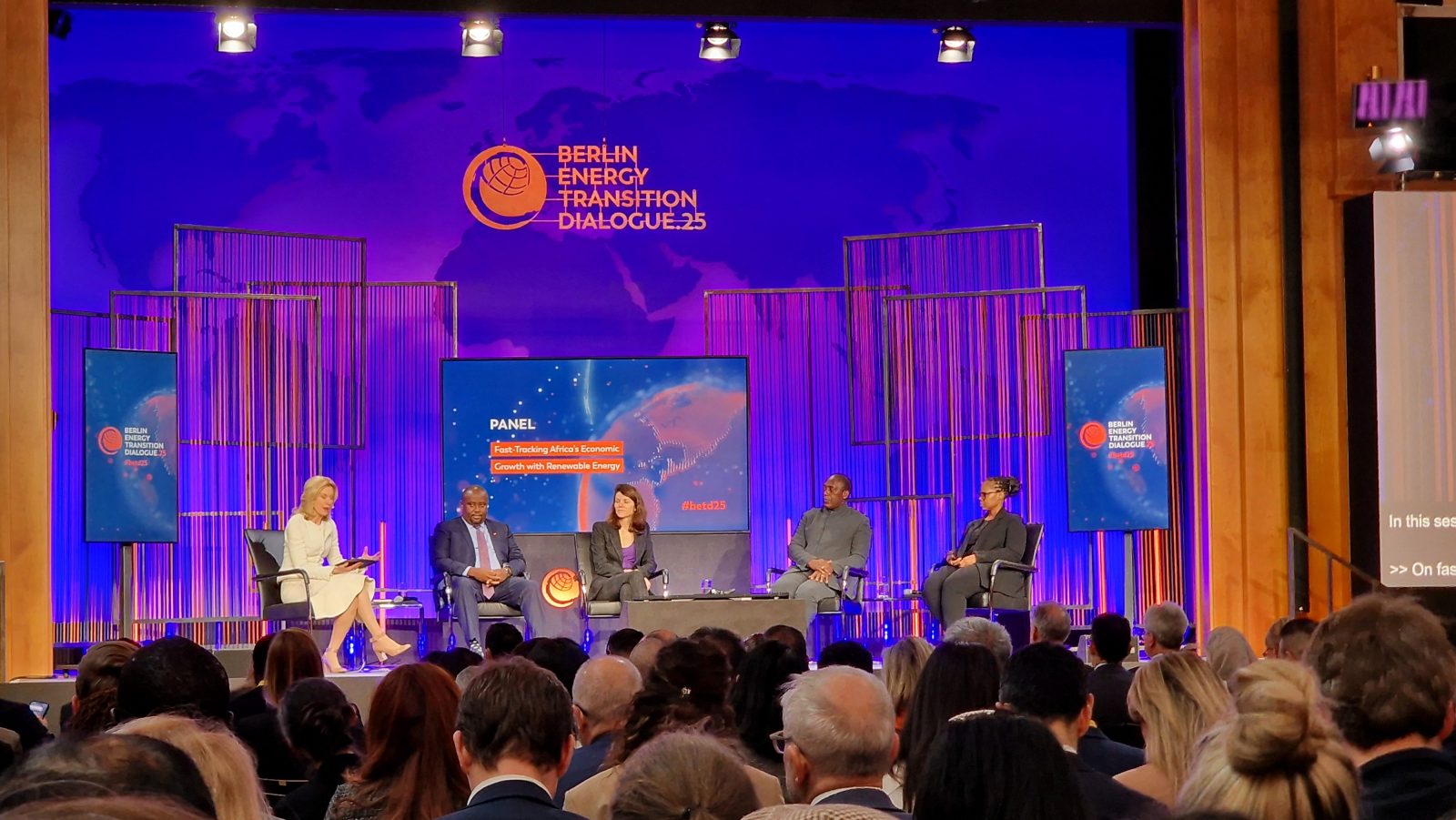 Panel: Pospeševanje gospodarske rasti Afrike z obnovljivo energijo