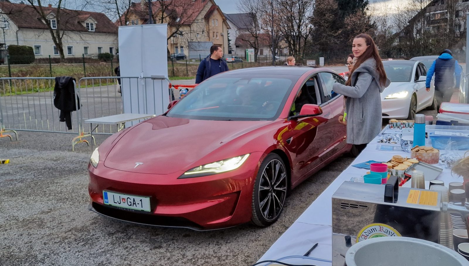 Registracija udeležencev: vsak je lahko dobil topel napitek in domač piškot.