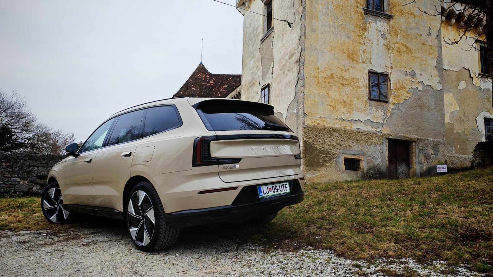 Volvo EX90
