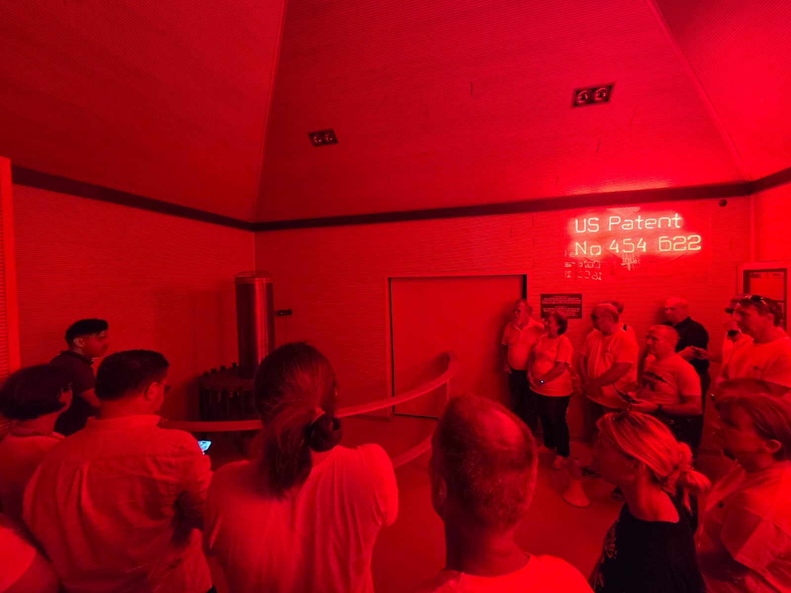 Demonstracija brezžičnega prenosa energije
